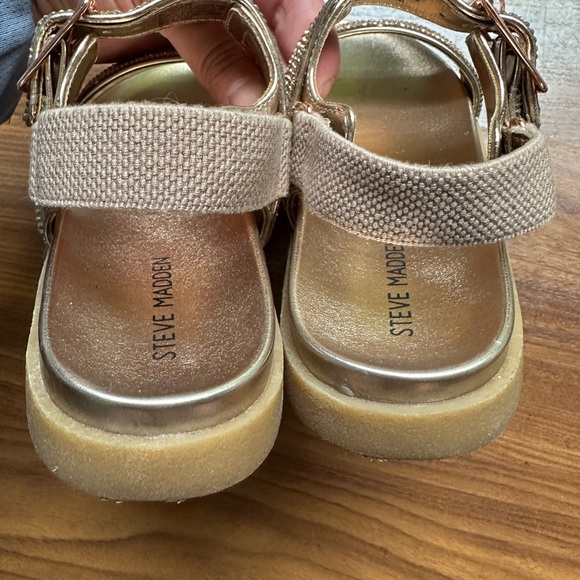 Steve Madden Metallic Sandals with Glittering Straps - Picture 3 of 5